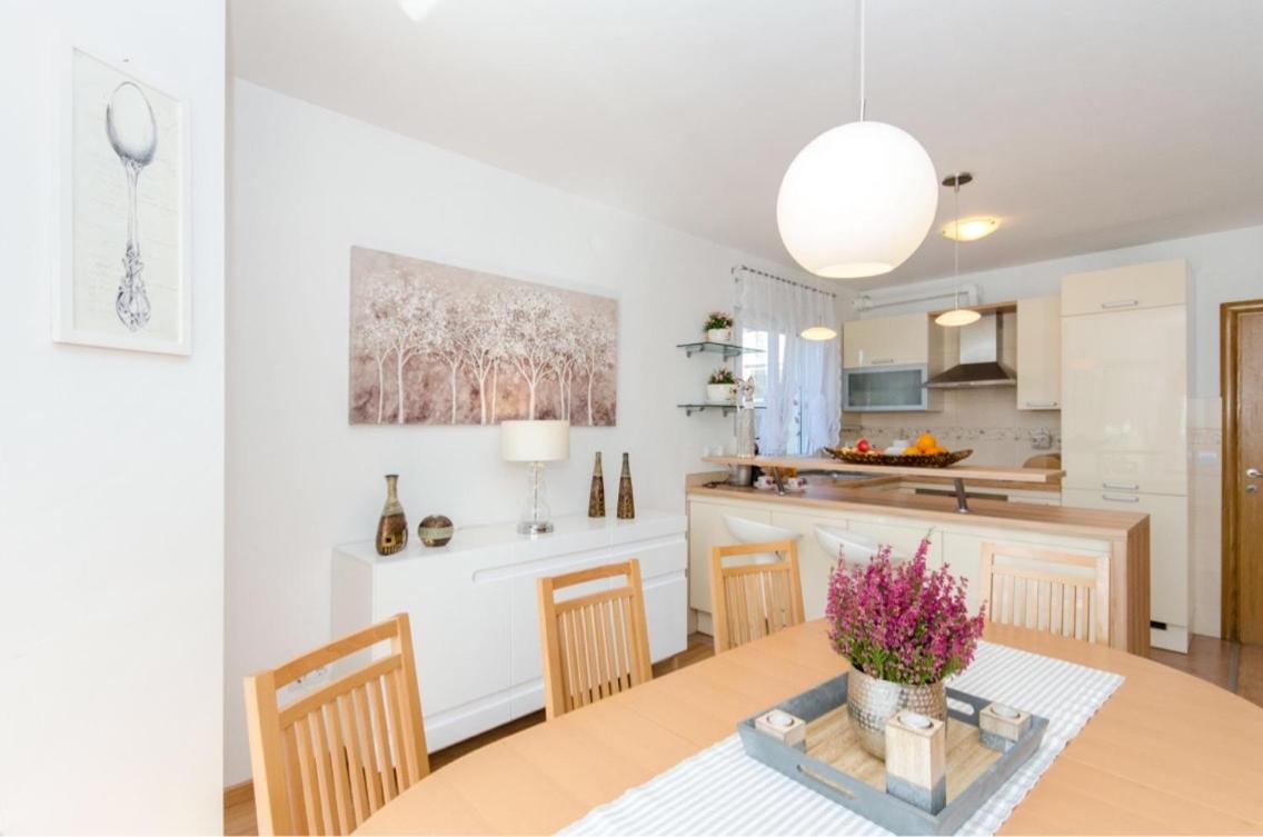 Dalmatian Village Charm - Spacious Villa With Pool Near Trogir Primorski Dolac Экстерьер фото