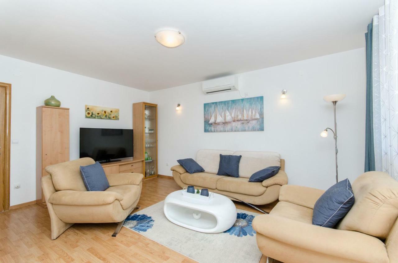 Dalmatian Village Charm - Spacious Villa With Pool Near Trogir Primorski Dolac Экстерьер фото