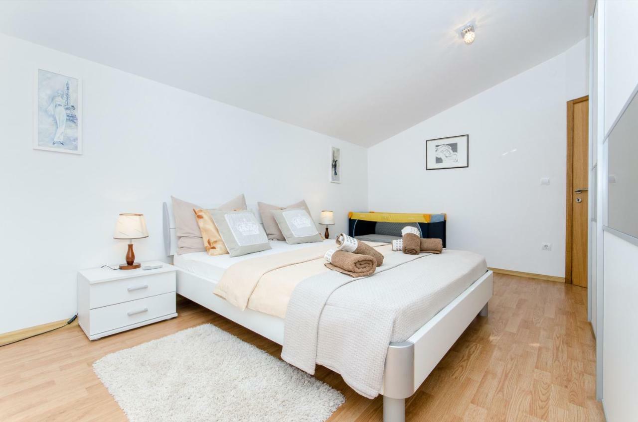 Dalmatian Village Charm - Spacious Villa With Pool Near Trogir Primorski Dolac Экстерьер фото