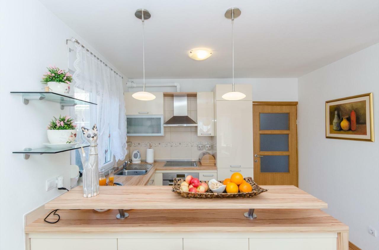 Dalmatian Village Charm - Spacious Villa With Pool Near Trogir Primorski Dolac Экстерьер фото